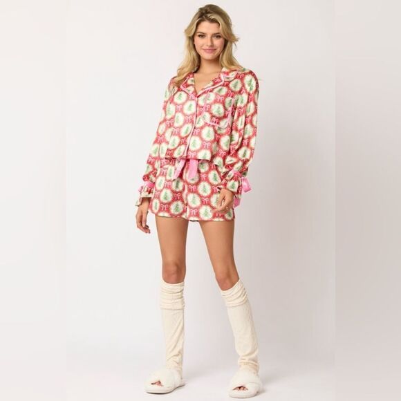 902. SATIN CHRISTMAS TREE AND BOW PJS - Picture 10 of 11